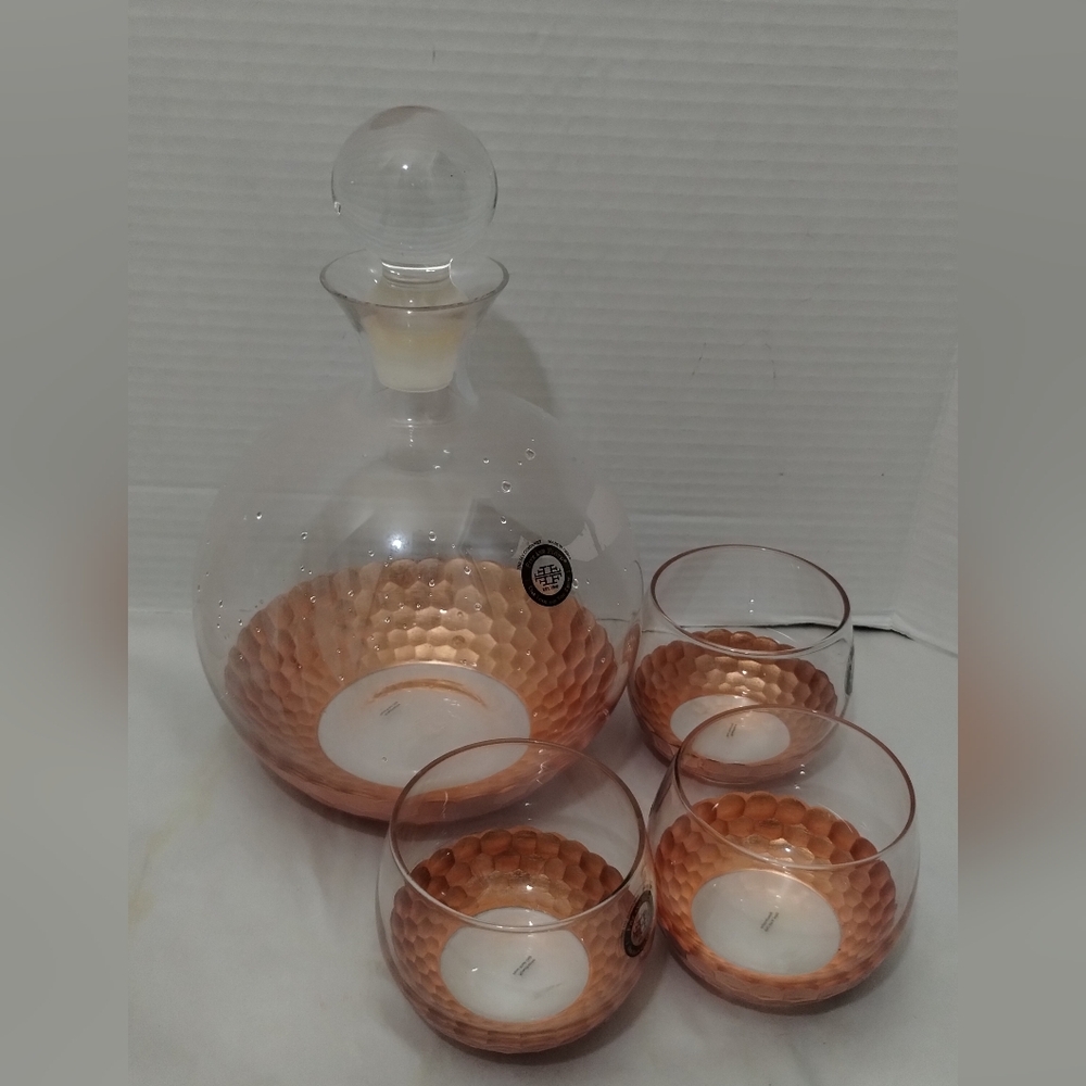 Fitz and Floyd Clear Glass Decanter with Copper Honeycomb Accent/3 Glasses